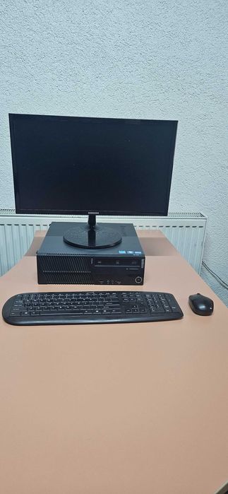 PC Lenovo ThinkCentre, format mic, Intel i5, 8 GB RAM, plus monitor