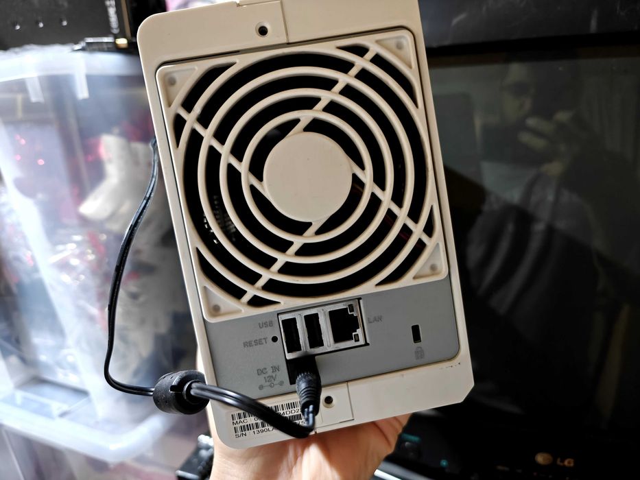 Nas Qnap Synology DS213j - ideal pentru backup fișiere, poze, filme