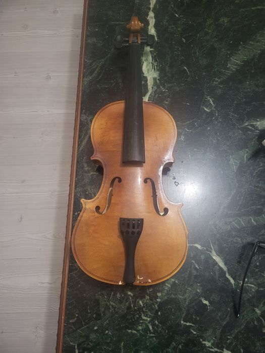 Vând vioara clasica 4/4
