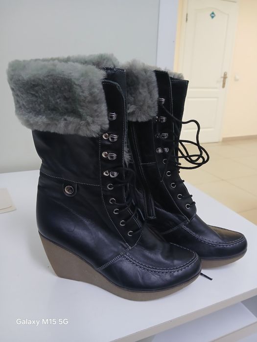 Кожаный зимний сапоги