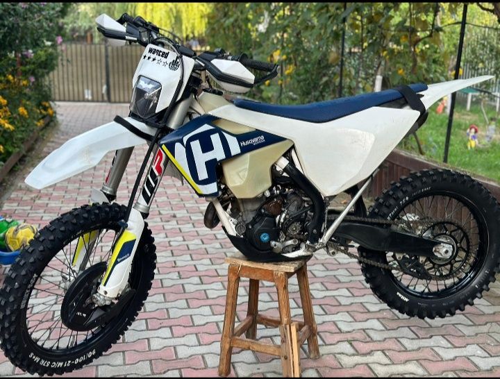 Vând carene husqvarna