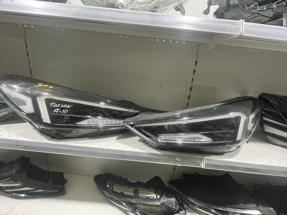 Туксон фара, оригинал, в отличном состоянии