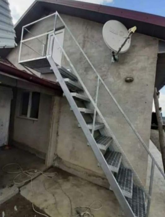 Vând scări zincate