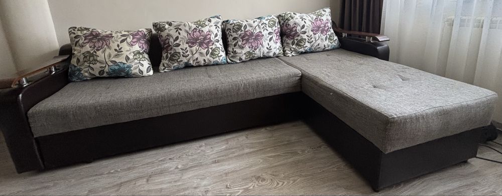 Canapea/coltar utilizat in stare buna