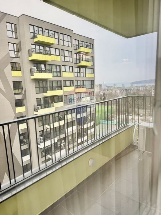 Продава се Тристаен апартамент в Варна, Левски - 90 кв.м за 2778 €/кв.м - Снимка #4