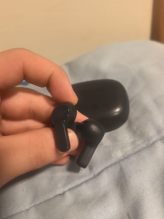 Vând Casti jbl Beam