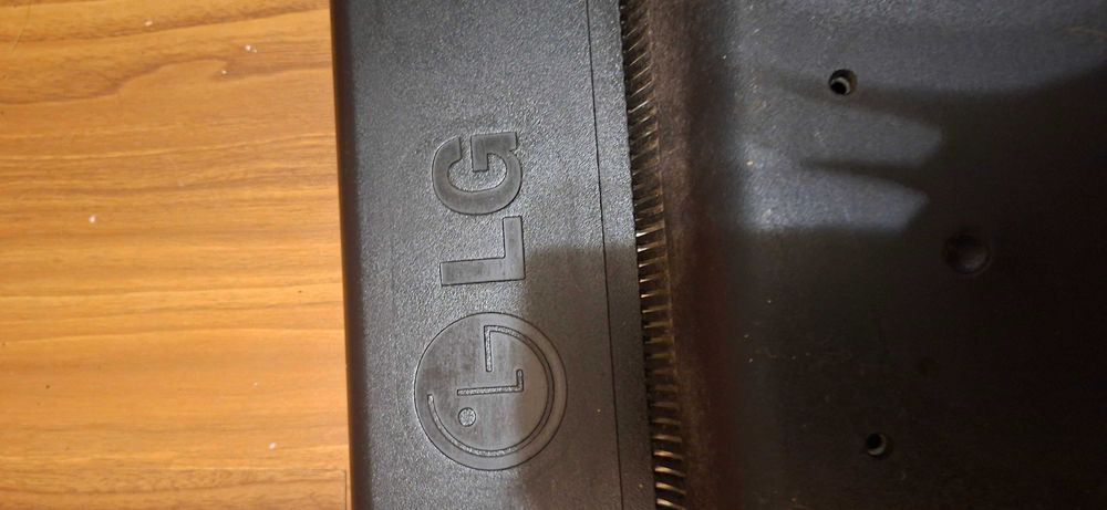 Monitor LG gri foarte putin folosit