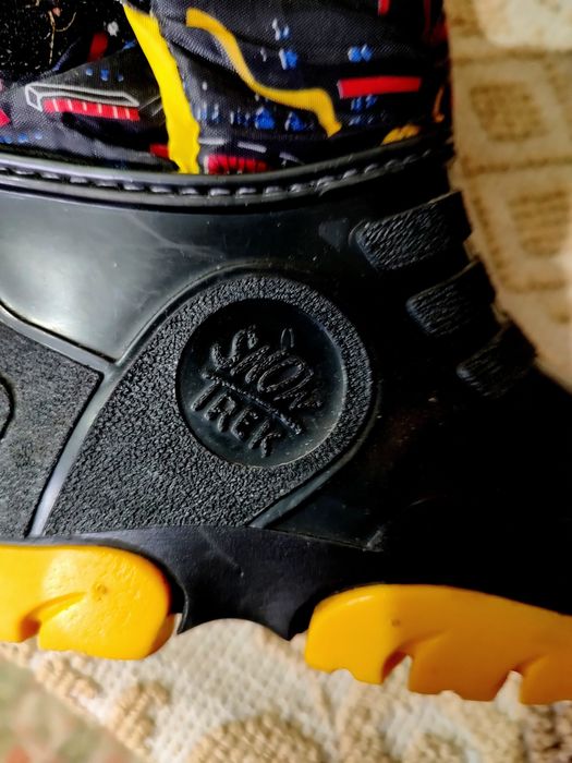 CIZME copii impermeabile,îmblănite interior,de la Snow Trek.Marime 28-