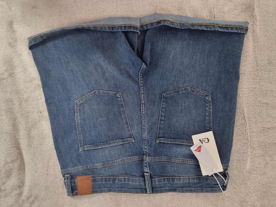 Pantaloni scurți C&A, noi, marime 42