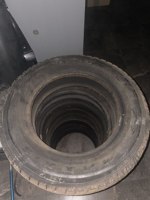 Продас шипованную резину на газель