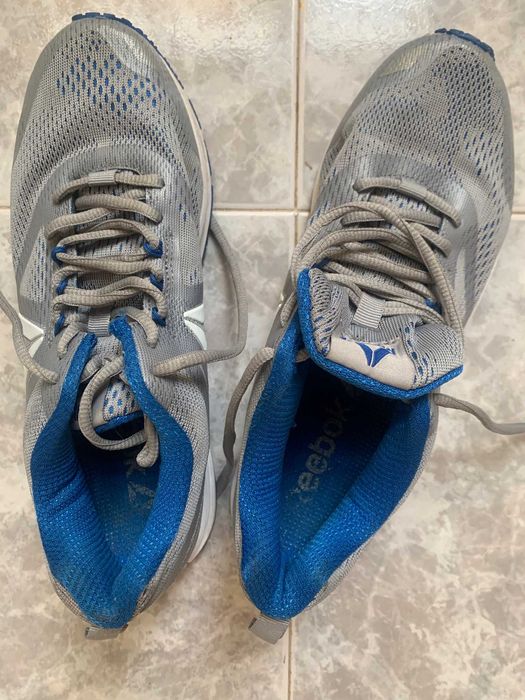 Продавам маркови маратонки оригинал марка reebok.