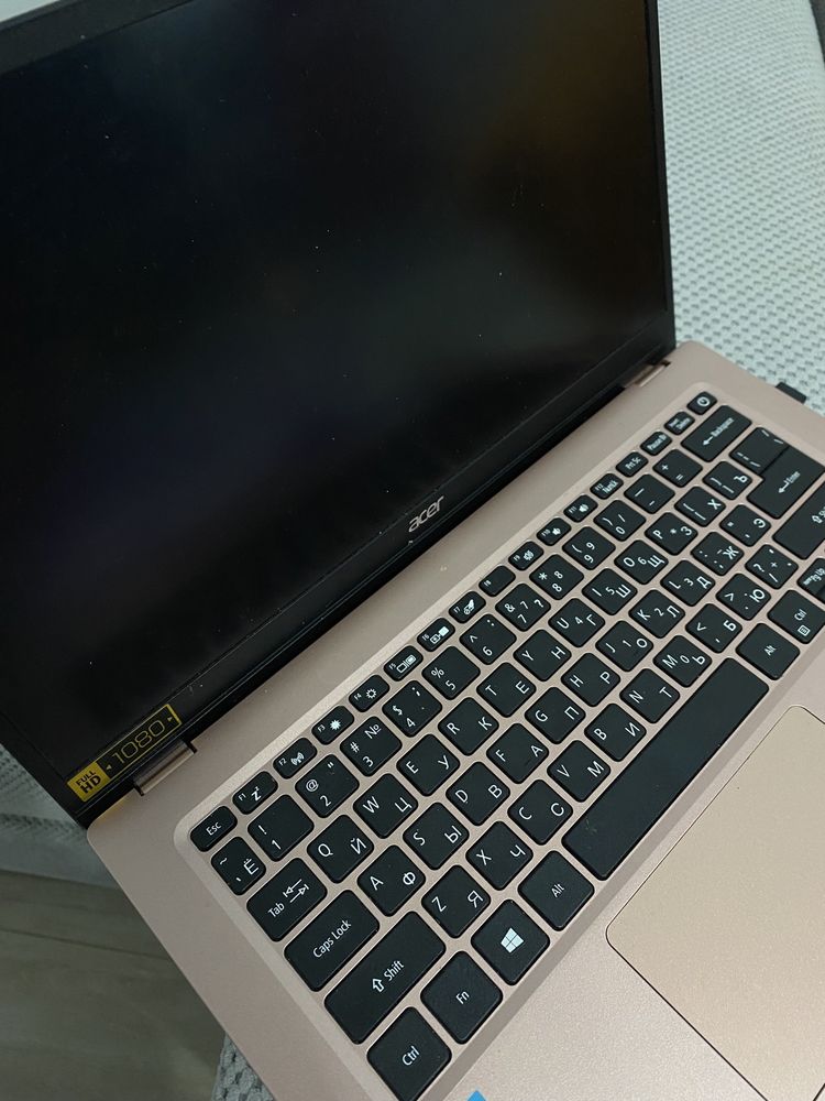 Ноутбук розовый Acer