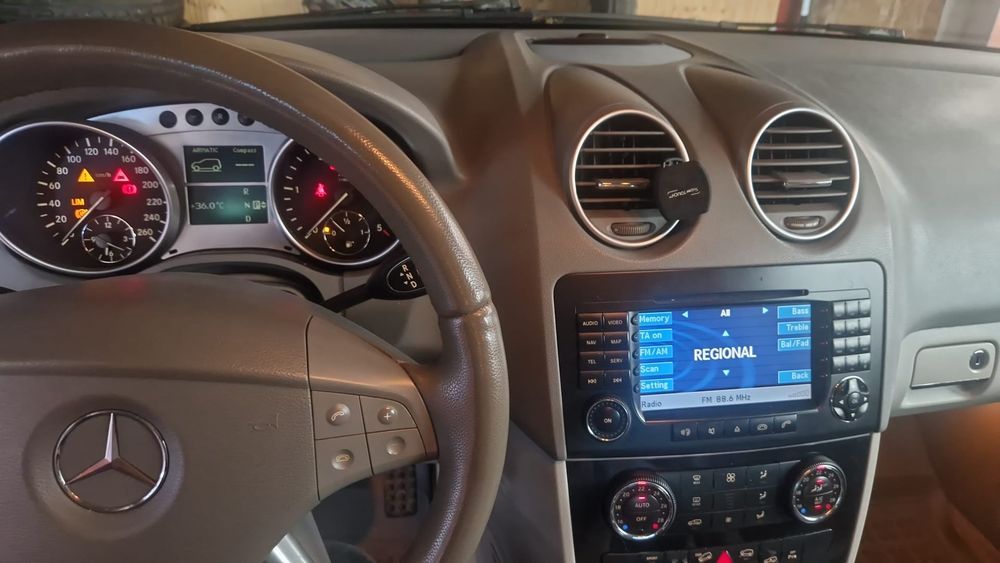 Vând Mercedes ML 320