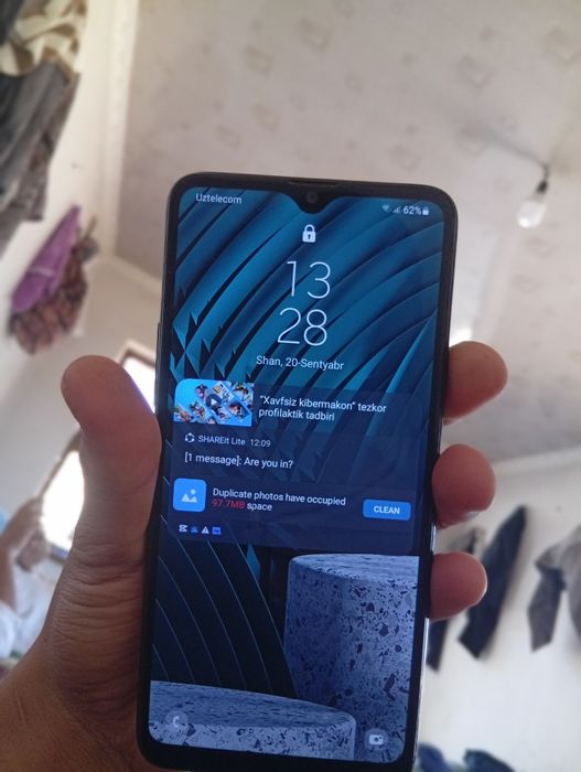 Samsung A20s sostayna xarawo