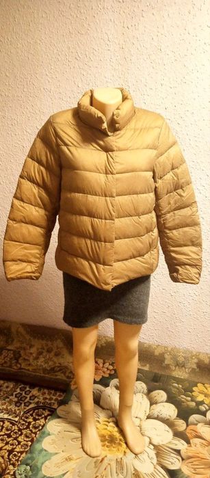 Продается куртка для женщин размер-56