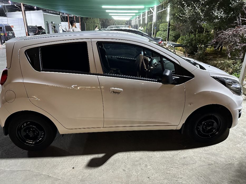 Spark mexanika rangi oq