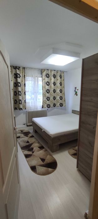 Apartament 3 camere de închiriat