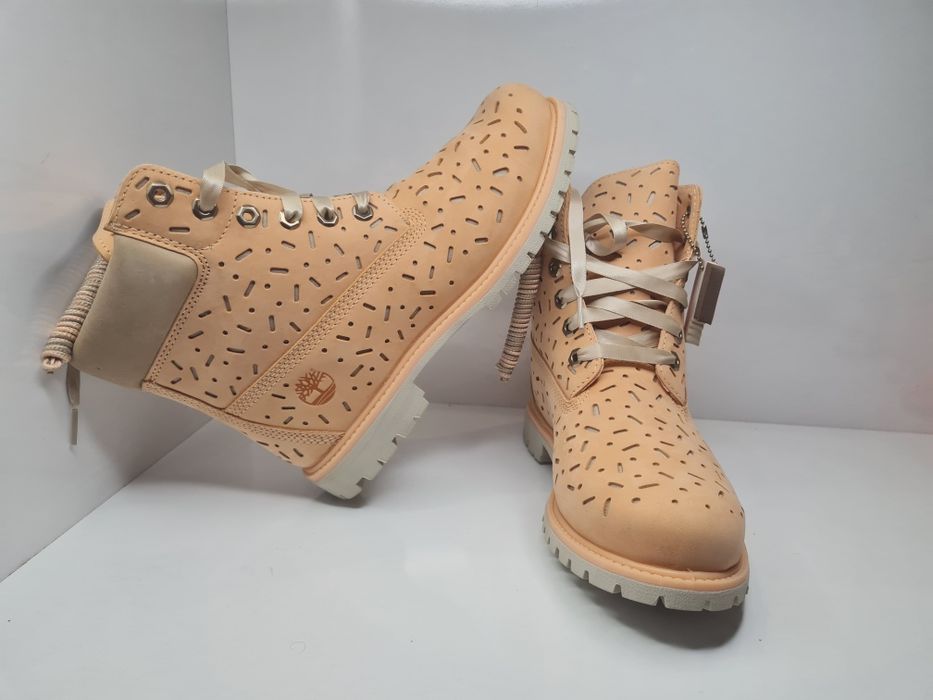 Обувки Timberland 

Чисто нови с кутия. 

Размер 39.5 стелка 25.5 см.