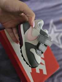 Бебешки обувки Nike , НОВИ