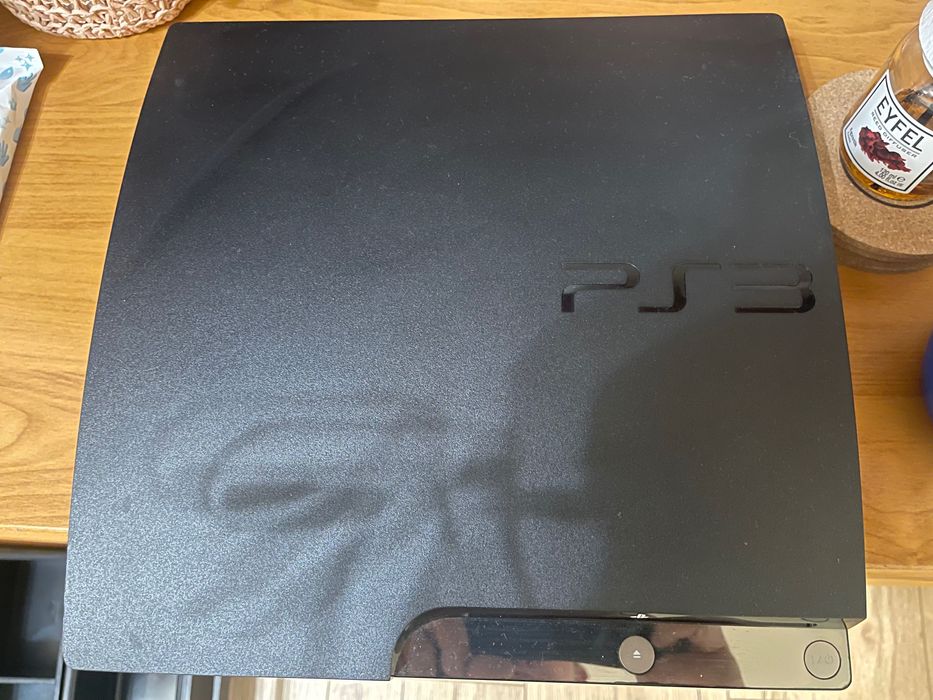 Vând consolă PS 3