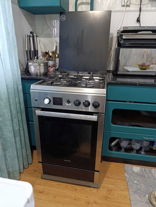 Продам газовую плиту!Самовывоз