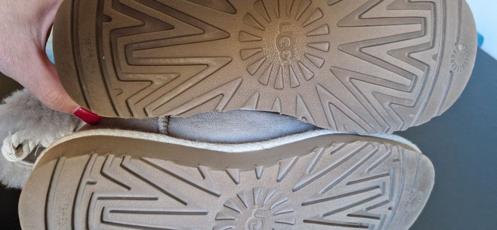 UGG scurte, gri deschis, cu snur in spate