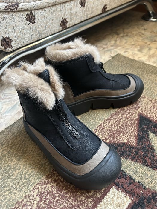 Продам женские зимние ботинки!