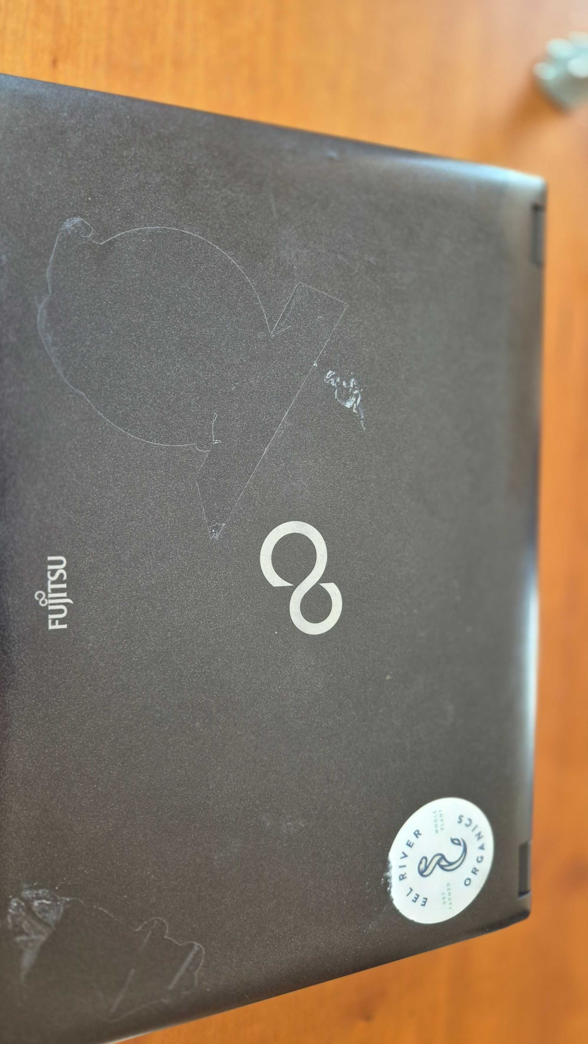 Fujitsu lifebook 760 i5 8gb ram 256ssd