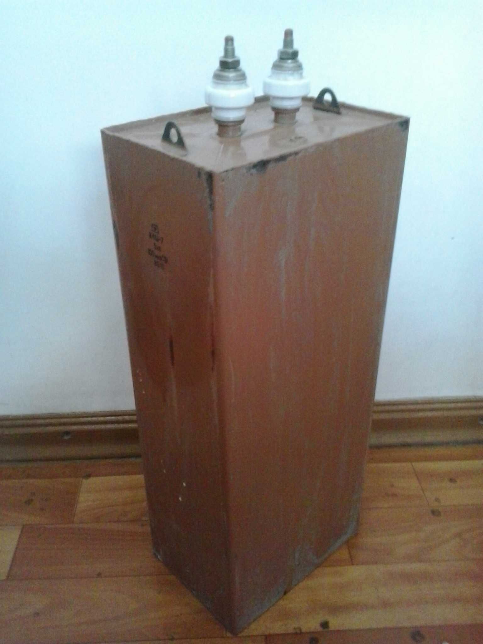 Конденсатор К41И-7, 100 мкф, 5 кВ