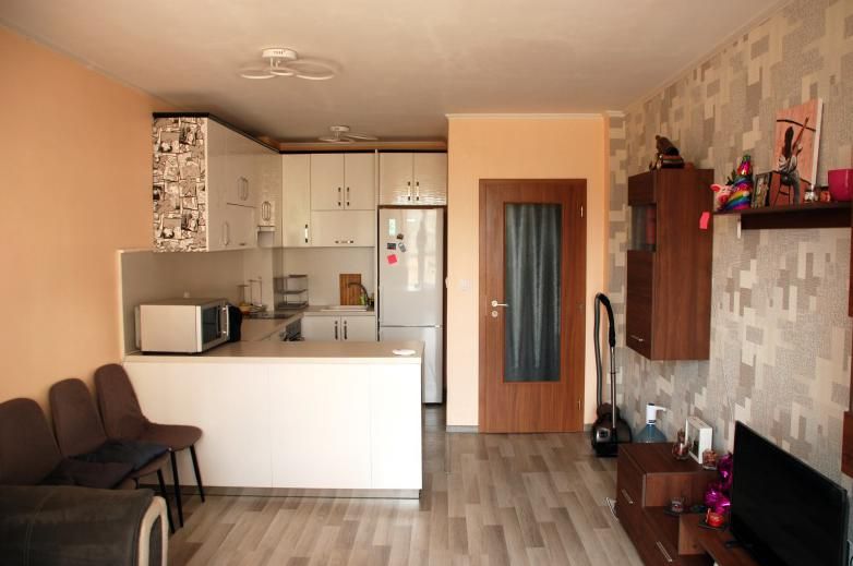Дава се под наем Двустаен апартамент в Пловдив, Каменица 2 - 60 кв.м за 408 € - Снимка #1