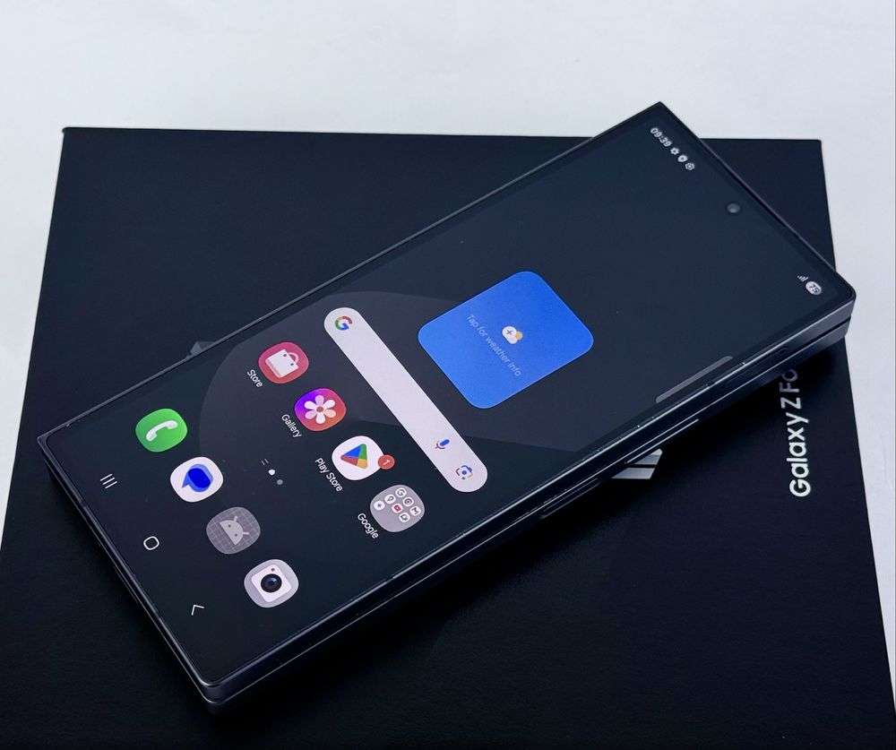 Samsung Galaxy Z Fold 6 512GB 12RAM Crafted Black Перфектен! Гаранция!
