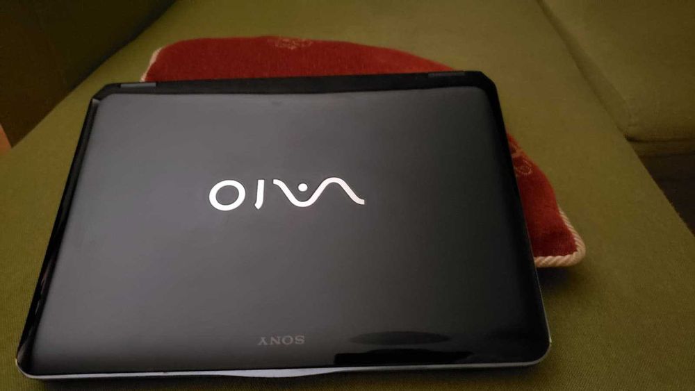 Laptop Sony Vaio VGN-CS31S/Q, cu mouse wireless CADOU