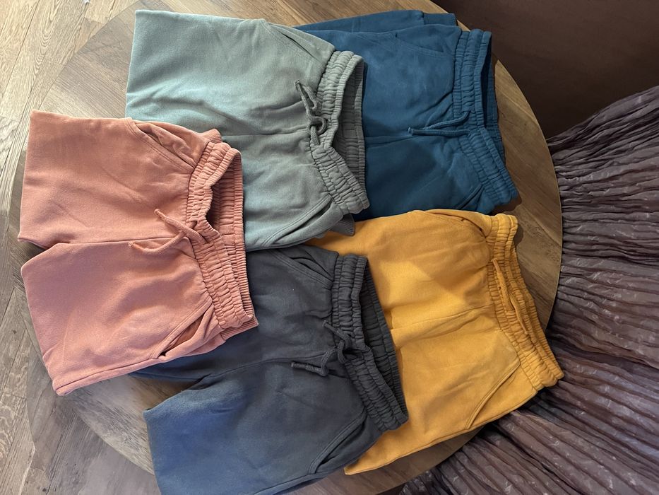 Пет броя спортни панталона Next -размер 3-4 години