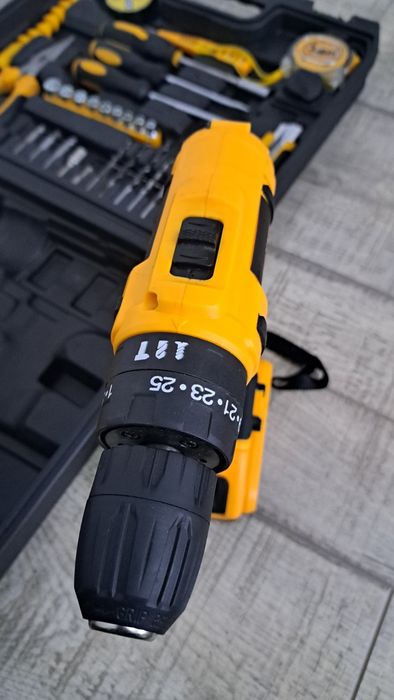 Trusă bormașină cu 2 acumulatori 36 V și accesorii