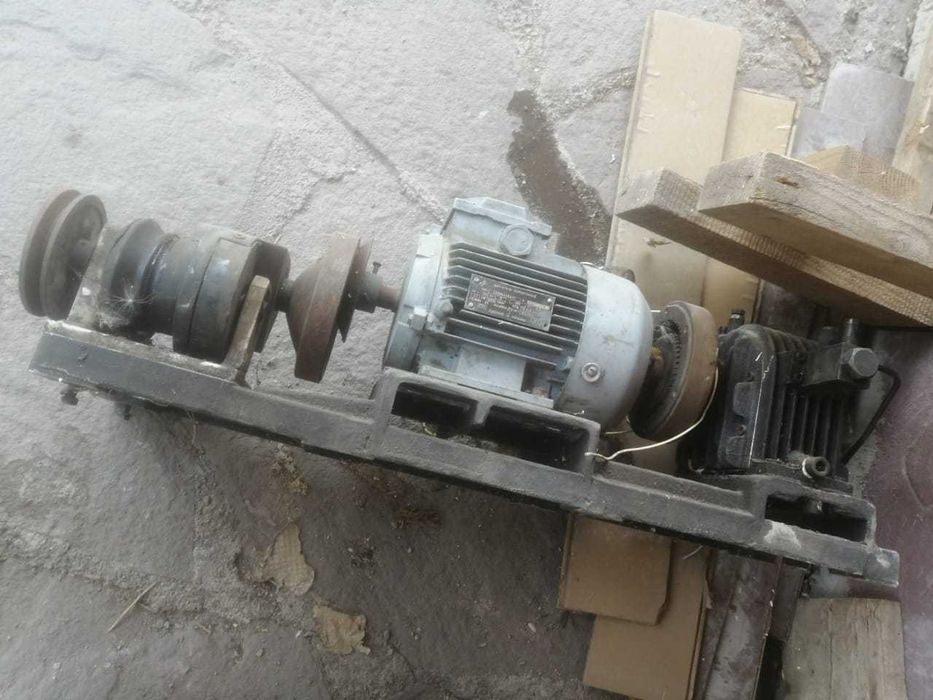 Электродвигатель от печатной машины Ромайор