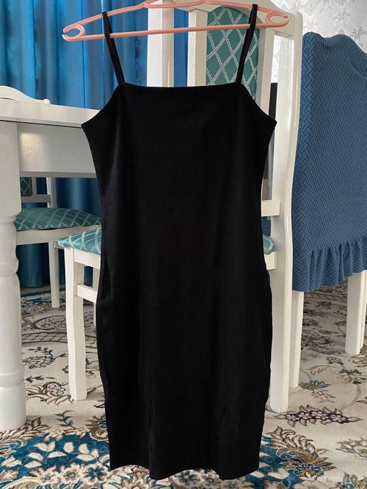 Черное легкое платье