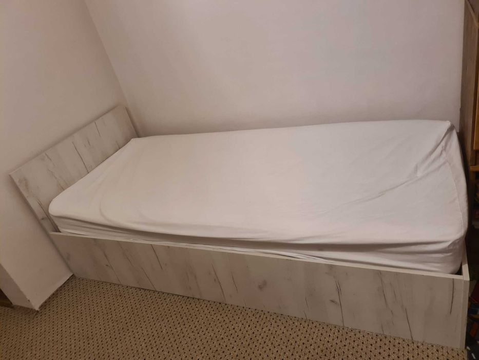 Pat 90x200 cu spatiu de depozitare