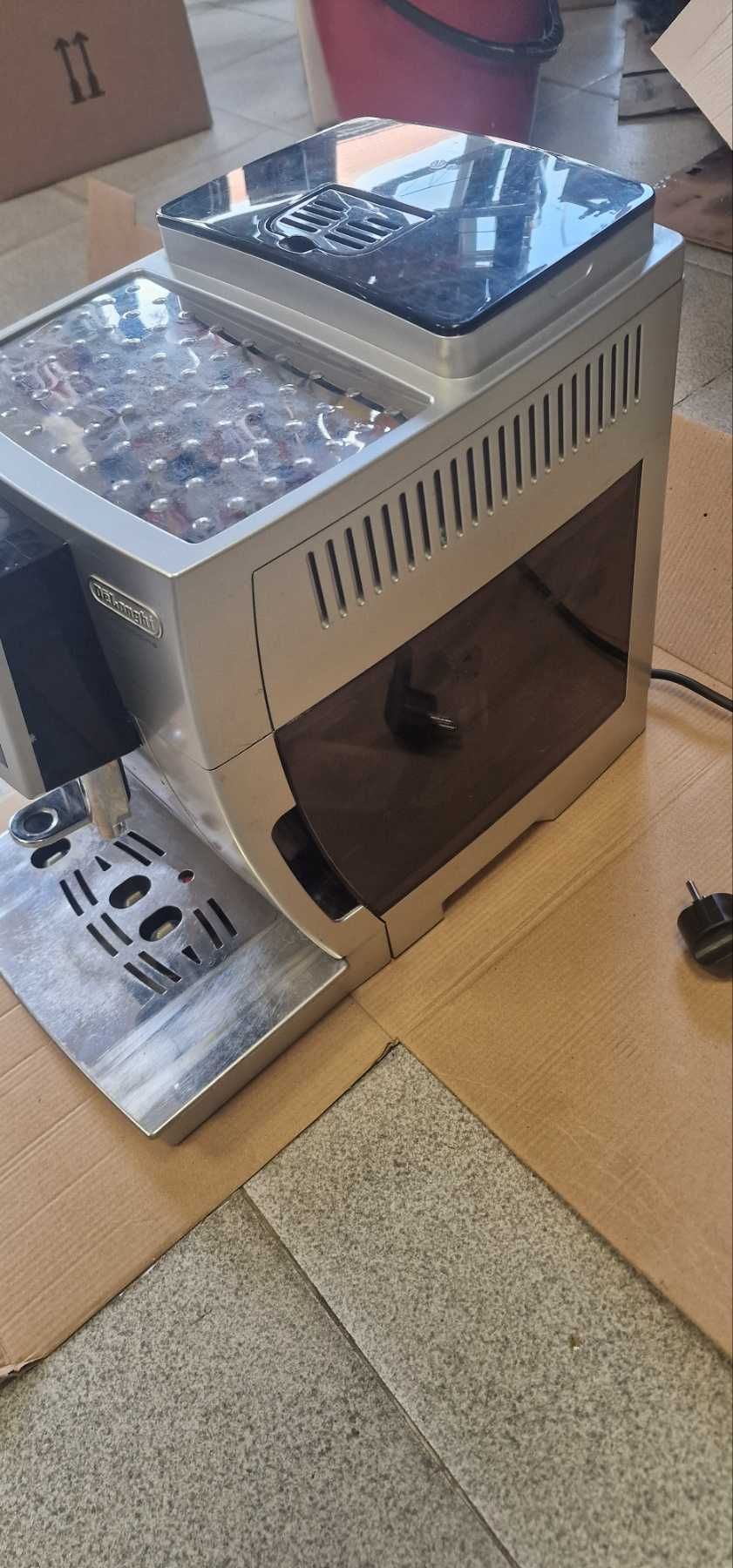 Кафемашина Delonghi Magnifica cappuccino ECAM 23.450