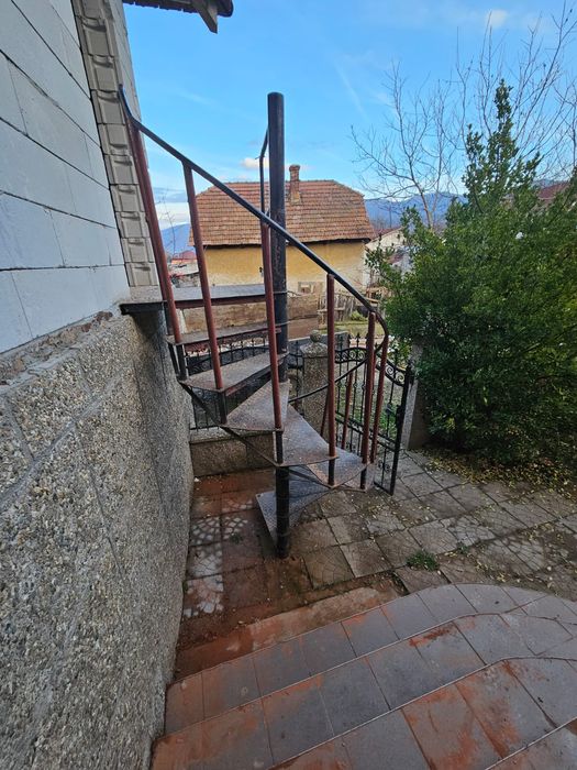 Scara metalica exterioară