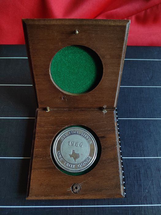 Монета една тройна унция сребро