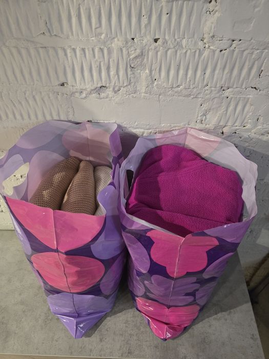 Отдам вещи на девушку 42-46 за шоколадки