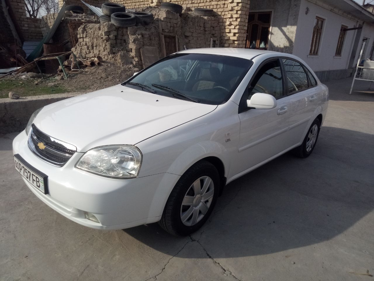 Lacetti 1.8 SOTILADI!!!