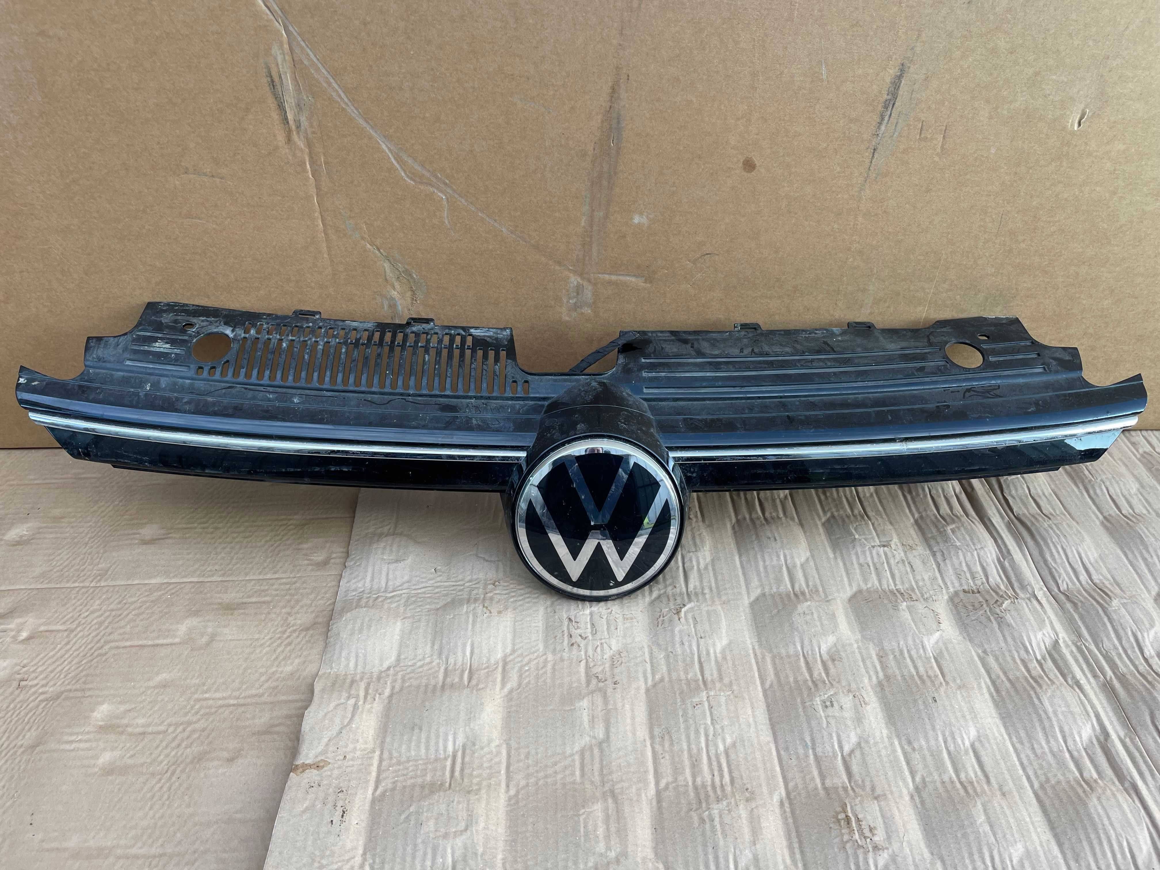 Grila radiator cu emblema VW Golf 8