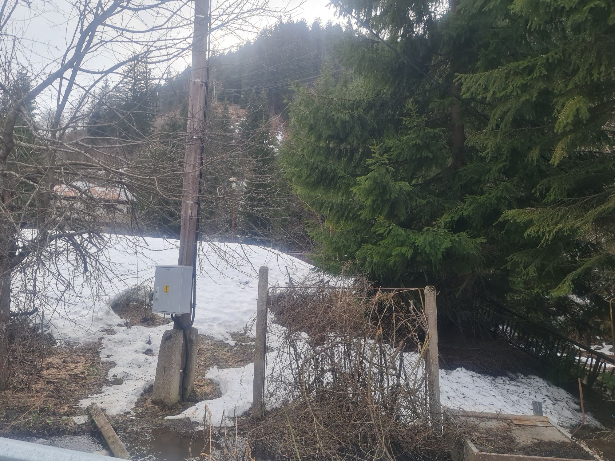 Продавам рибарник 3800 кв.м.до гр.Лъки