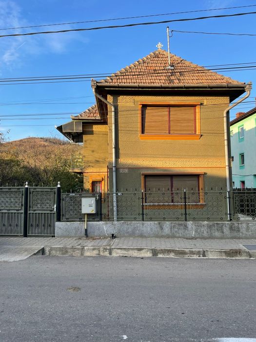 Casa individuala de vânzare in com. Darlos-Medias