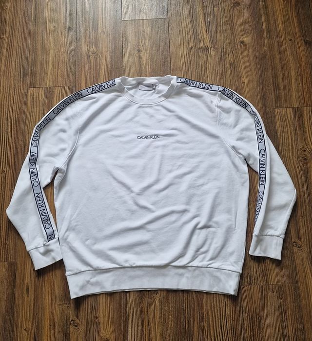 Страхотен мъжки суитчър  CALVIN KLEIN размер 3XL