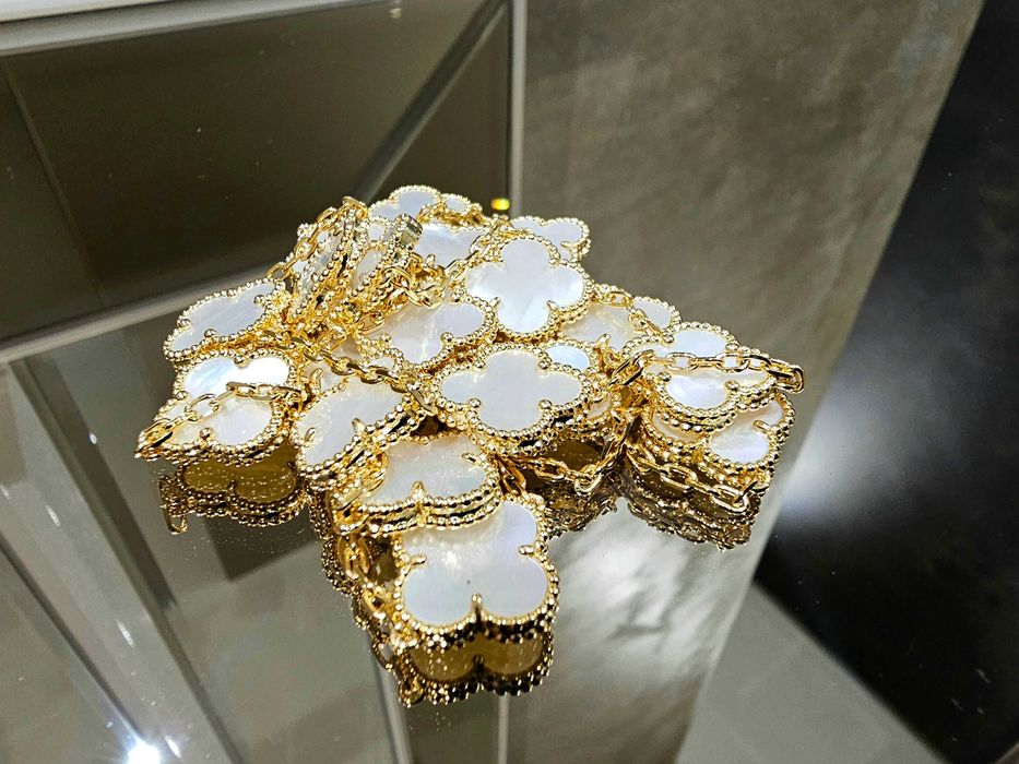 Van Cleef & Arpels VCA Gold Mother 20 Motifs Alhambra Дамско Колие