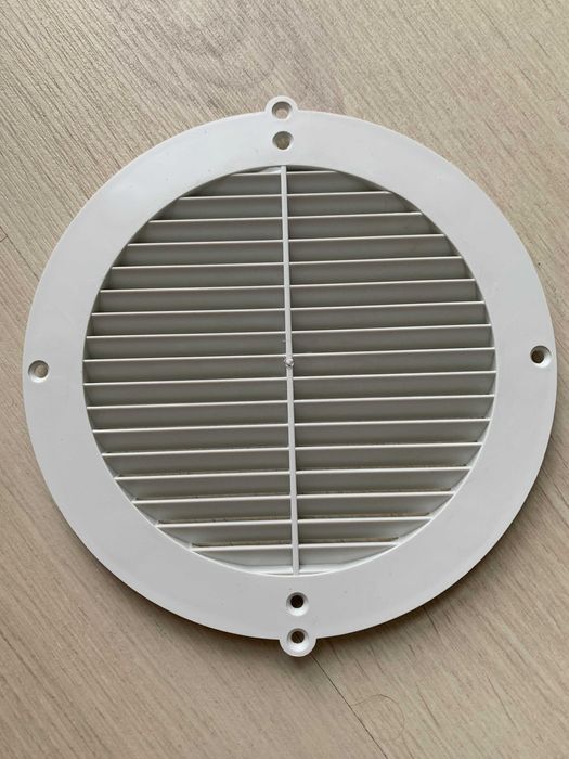 Пластмасова решетка за вентилация 150мм