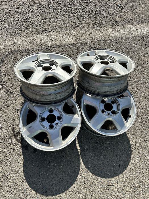 Vând set jante R14 originale Renault Symbol