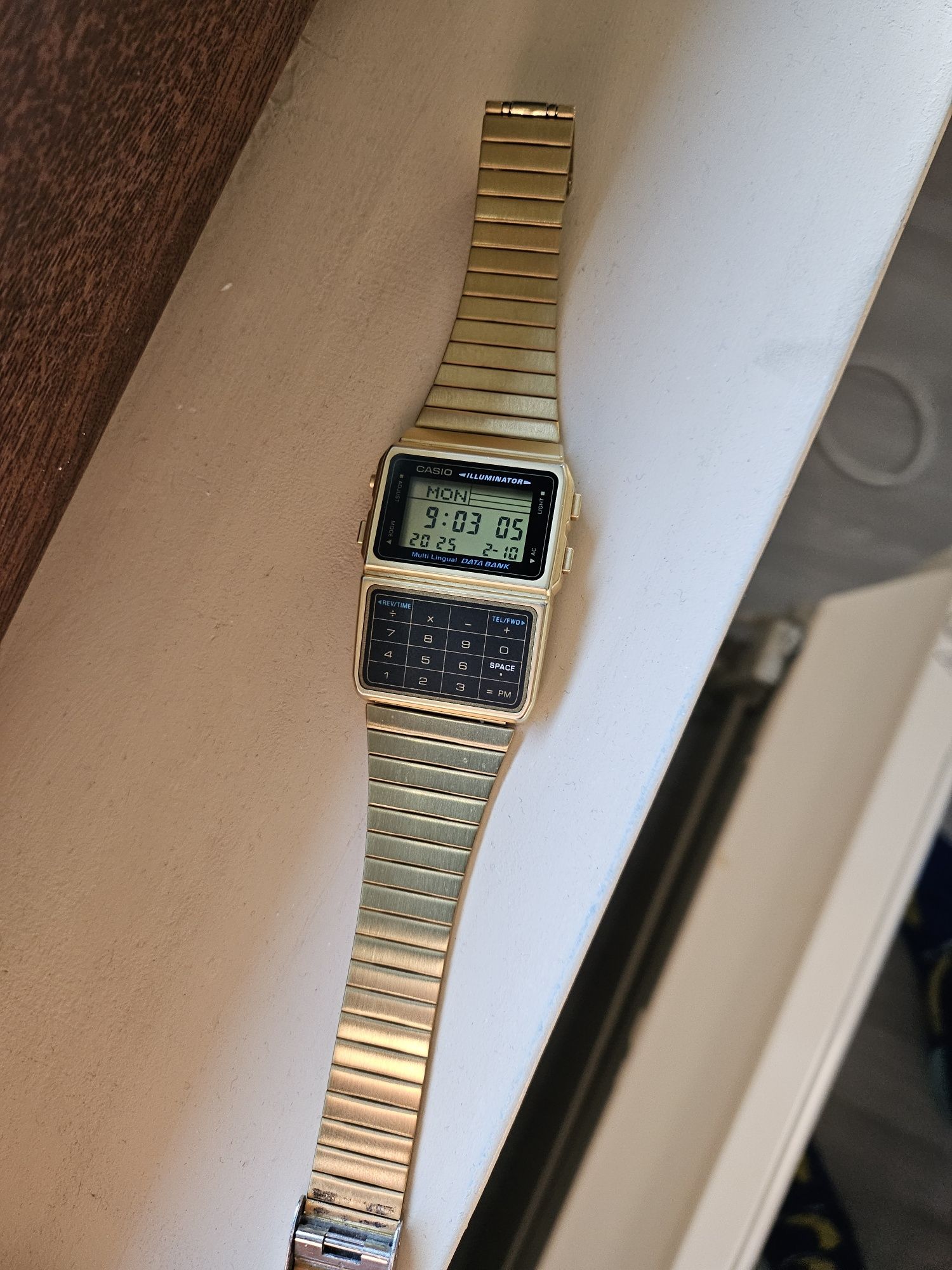 Casio DBC 611 почти нов